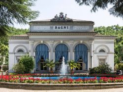 Lo storico edificio delle Terme di Riolo in Emilia Romagna