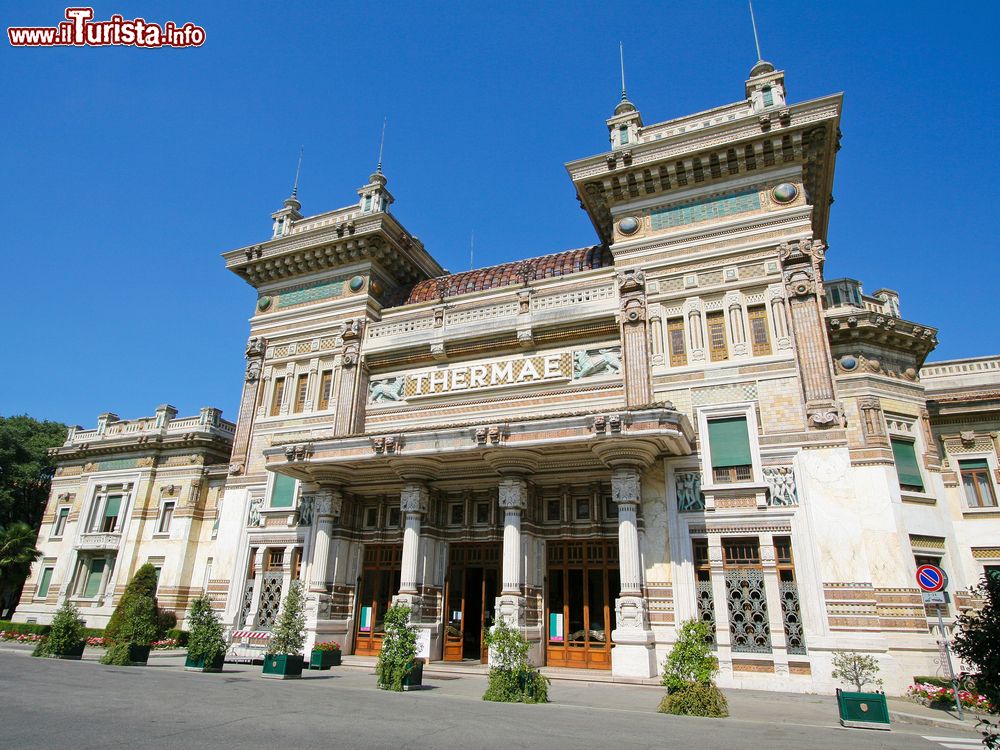 Immagine Lo Stabilimento Berzieri, il più antico della città, a Salsomaggiore Terme in Emilia Romagna