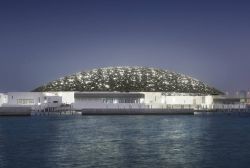 Vista notturna del Louvre Abu Dhabi e la sua grande cupola dal diametro di 180 metri - © Photography Mohamed Somji / www.louvreabudhabi.ae