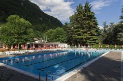 La piscina termale dello Stabilimento Termale di Angolo Terme in Lombardia