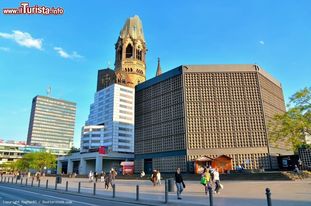Immagine La Chiesa ottagonale di Berlino, chiamata anche la scatola di cipria si trova in Breitscheidplatz  - © MagMac83 / Shutterstock.com