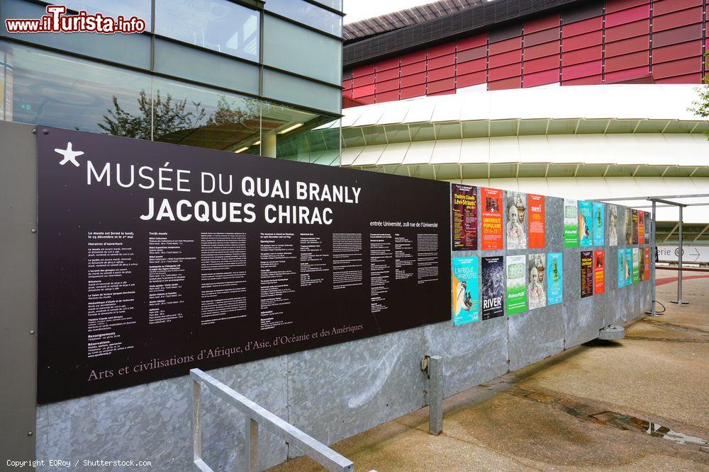 Immagine Il Museo di Quai Branly a Parigi, Francia. La sua costruzione è costata circa 233 milioni di euro - © EQRoy / Shutterstock.com