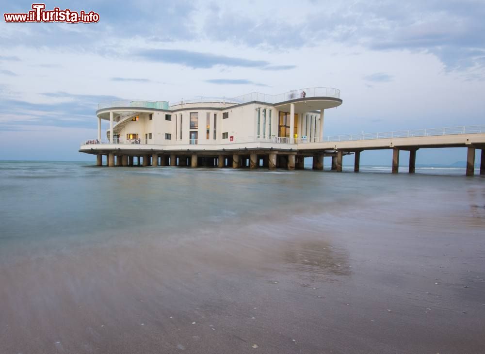 Immagine La Rotonda a Mare di Senigallia e la spiaggia di velluto