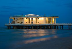 Fotografia serale della spiaggia di Senigallia e la Rotonda a Mare 