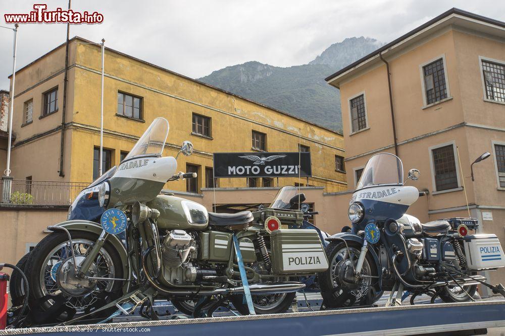 Immagine Motociclette vintage della Polizia a Mandello sul Lario davanti al Museo della Moto Guzzi - © Restuccia Giancarlo / Shutterstock.com
