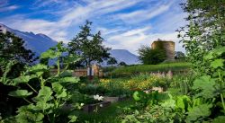 Il giardino della Casa degli antichi rimedi a Jovencan in Valle d'Aosta