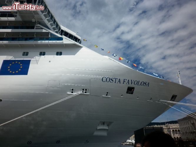 Costa Favolosa - Altezza nave 62 m. e 35 m di larghezza, 20 ascensori, 17 ponti