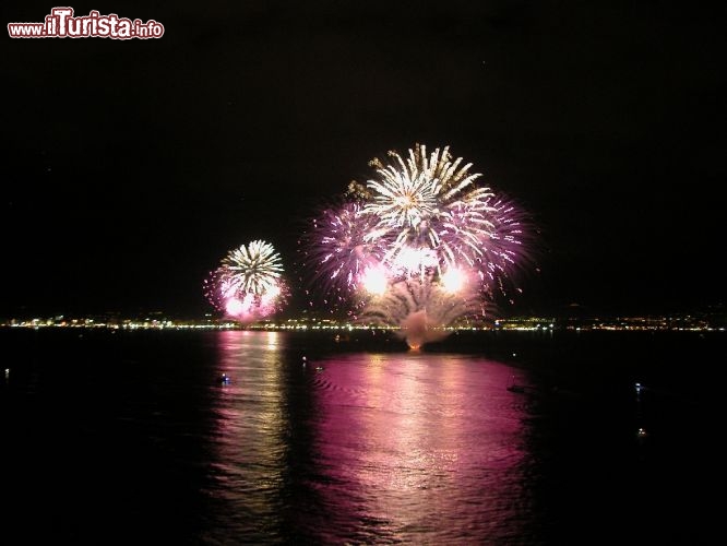 Costa Favolosa - fuochi artificiali nella notte rosa