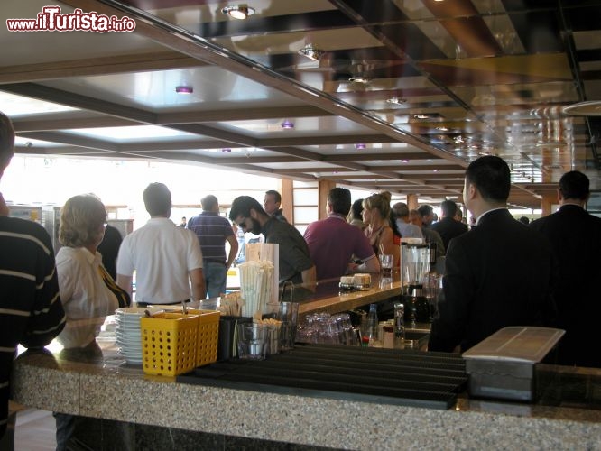 Costa Favolosa - uno dei tredici bar della nave