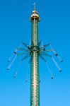 Sulla Praterturm i visitatori vengono issati a 95 m di altezza e fatti ruotare ad una velocità di 60 km/h - © Lipskiy / Shutterstock.com