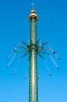 Sulla Praterturm i visitatori vengono issati a 95 m di altezza e fatti ruotare ad una velocità di 60 km/h - © Lipskiy / Shutterstock.com