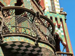 I colori della facciata di Casa Vicens a Barcellona - © engineervoshkin / Shutterstock.com