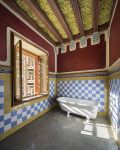 Uno scorcio interno di Casa Vicens a Barcellona ...