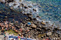 Le sorgenti termali del Sorgeto nel mare di Ischia. - © EugeniaSt / Shutterstock.com