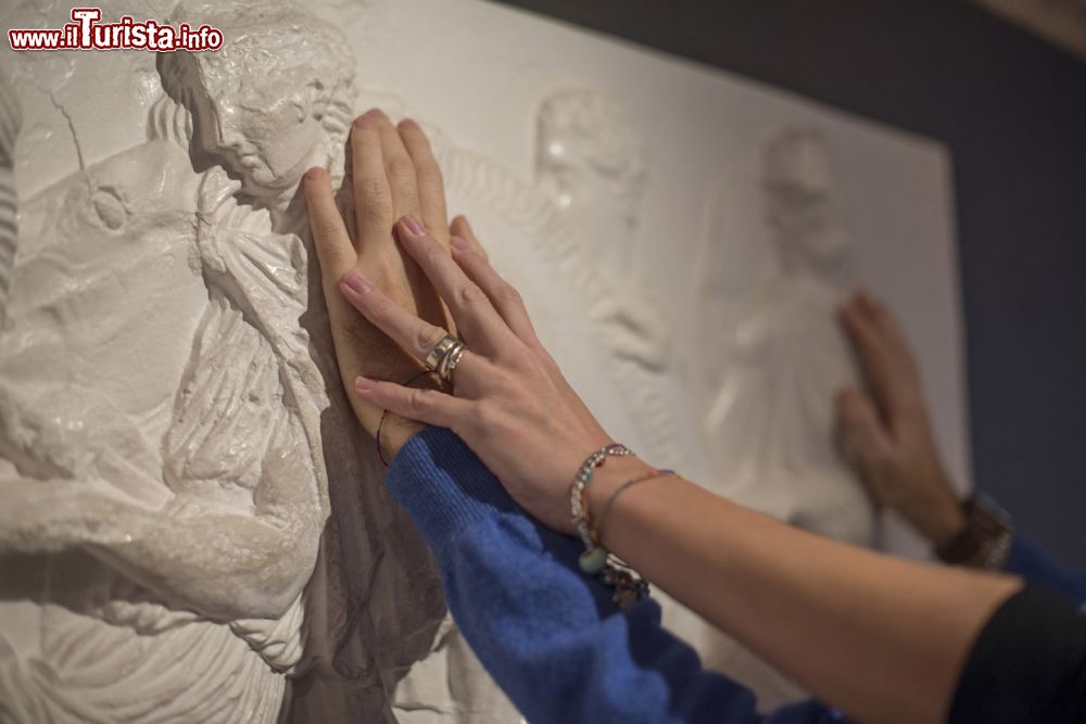 Immagine Esperienza guidata al Museo Tattile Omero di Ancona, siamo alla Mole Vanvitelliana