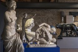 Alcune delle statue da toccare al Museo Tattile Omero di Ancone, Mole Vanvitelliana