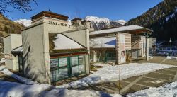 Lo stabilimento termale di Pejo Fonti, le terme del Trentino sotto al Cevedale - © Ryszard Stelmachowicz / Shutterstock.com