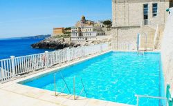 La piscina solfurea delle Terme di Cesarea nel Salento (Puglia)