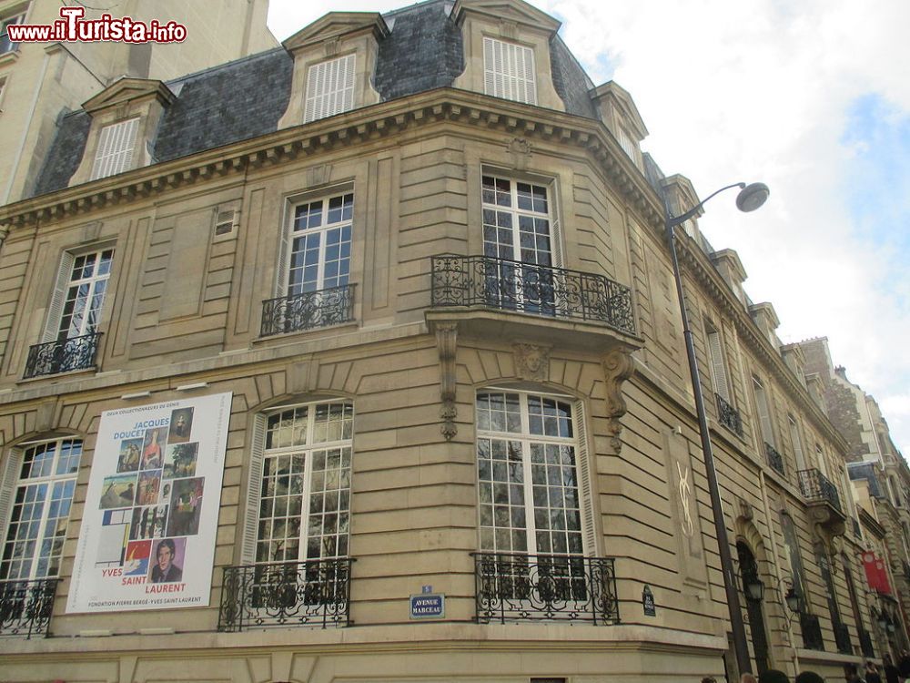 Immagine La Fondazione YSL dove si trova il Museo  Yves Saint Laurent a Parigi - © Thomon, CC BY-SA 4.0, Wikipedia