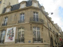 La Fondazione YSL dove si trova il Museo  Yves Saint Laurent a Parigi - © Thomon, CC BY-SA 4.0, Wikipedia
