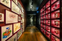 La visita al Museo Yves Saint Laurent a Parigi - © Luc Castel / www.museeyslparis.com

