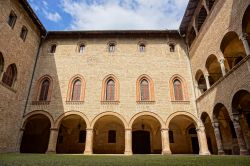 Coorte interna del Castello di Sanvitale a Fontanellato di Parma - © Stefano Carnevali / Shutterstock.com