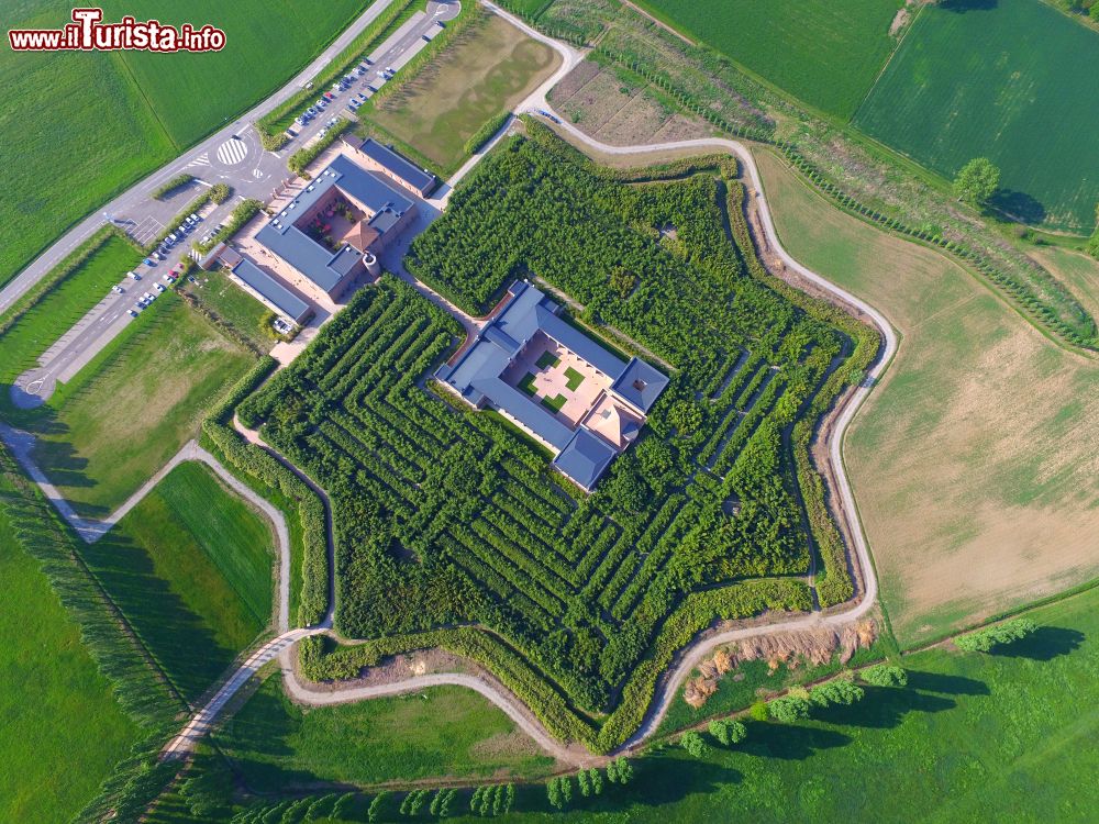 Immagine Il Labirinto della Masone si trova nelle campagne di Fontanellato, provincia di Parma, Emilia-Romagna