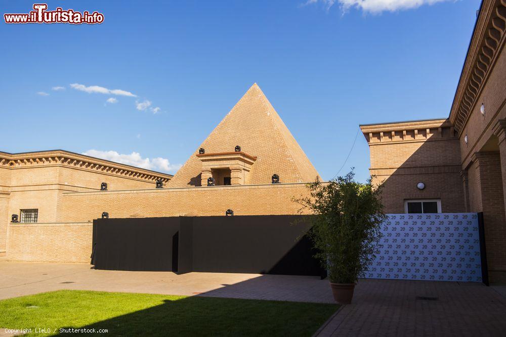 Immagine La visita al complesso del Labirinto Franco Maria Ricci o della Masone a Fontanellato - © LIeLO / Shutterstock.com