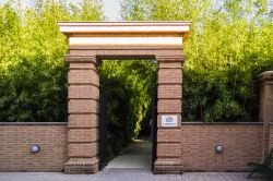 Ingresso al percorso del Labirinto della Masone a Fontanellato di Parma - © LIeLO / Shutterstock.com