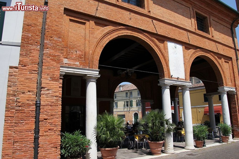 Immagine Uno scorcio della Loggia di Comacchio, quella dei Mercanti del Grano