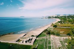 Le rovine della Villa di Tiberio a Sperlonga (Laizo) viste dall'alto. Questa grande villa romana appartenuta nel I° secolo all'imperatore Tiberio era costituita da edifici disposti ...