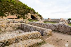 Particolare delle rovine di Villa Tiberio a Sperlonga, Lazio - © pavel068 / Shutterstock.com