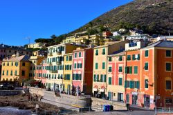 Le case colorate del centro di Nervi, quartiere di Genova, Liguria - © maudanros / Shutterstock.com