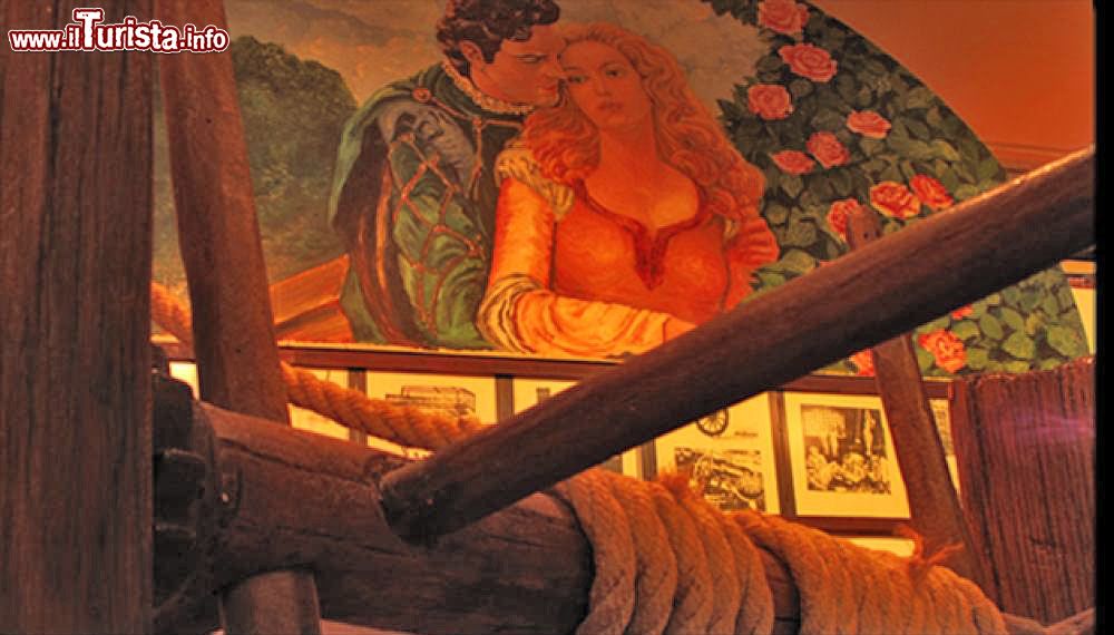 Immagine Dipinto raffigrante Paolo e Francesca al museo storico di Gradara nelle Marche
