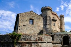 Uno scorcio del castello medievale Orsini Odescalchi a Bracciano, Lazio. Aperto al pubblico nel 1952 da Livio IV° Odescalchi, è uno dei gioielli architettonici della regione.
