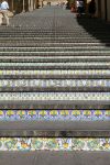 Uno scorcio delle maioliche di Caltagirone, provincia di Catania: i gradini (ben 142) della scala di Santa Maria del Monte. - © Carlo Pelagalli, CC BY-SA 3.0, Wikipedia 