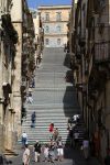 Le case degli antichi rioni di Caltagirone affacciate sulla scala di Santa Maria del Monte, Sicilia.
- © Carlo Pelagalli, CC BY-SA 3.0, Wikipedia 