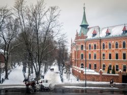 Il Seminario dell'Arcidiocesi di Cracovia in Polonia e il Planty Park in inverno