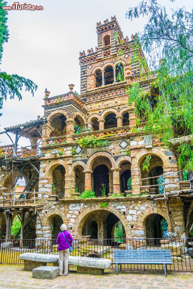 Immagine Visita alle architetture dei giardini di Villa Comunale a Taormina, Sicilia