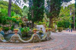 Una fontana all'interno dei giardini di Villa Comunale a Taormina (Sicilia)