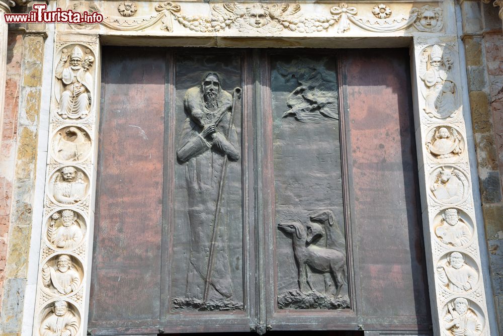 Immagine Dettaglio del portone d'ingresso del Duomo di San Nicola a Taormina