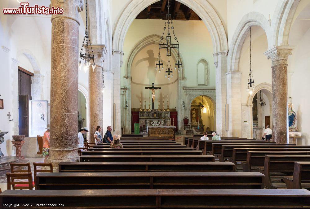 Immagine Interno del Duomo di Taormina in Sicilia - © vvoe / Shutterstock.com