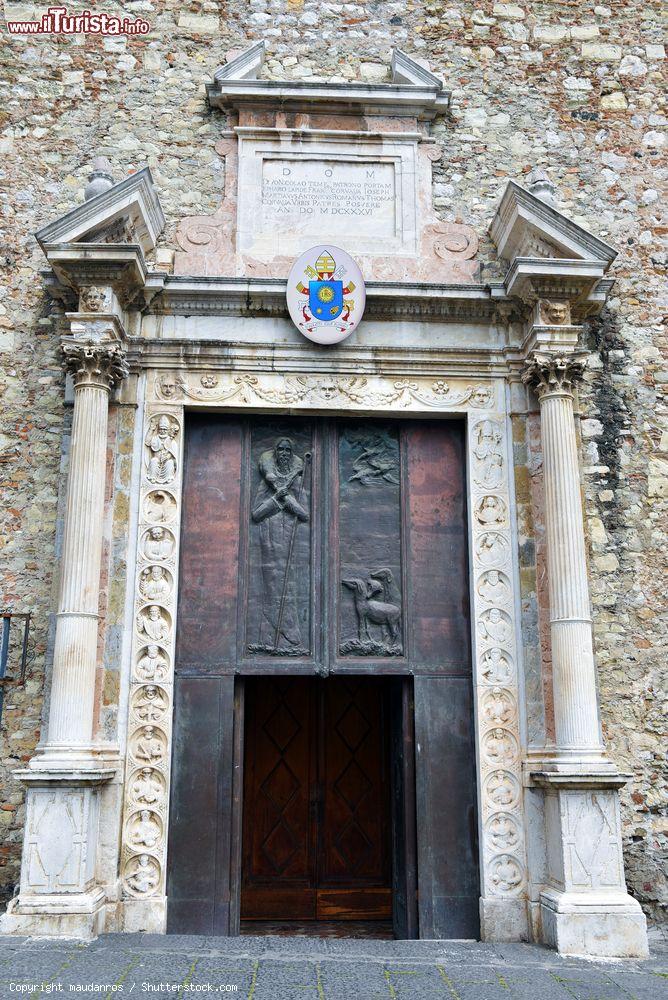 Immagine Portale di ingresso alla Cattedrale di Taormina dedicata a San Nicola - April 24 2017 Taormina, Italy - © maudanros / Shutterstock.com
