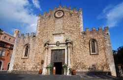 Il Duomo di San Nicola, la Cattedrale romanico-gotica del centro di Taormina in Sicilia