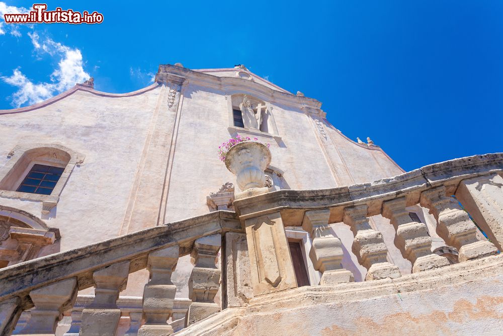 Immagine Dettaglio della Chiesa di San Giuseppe in Piazza IX Aprile a Taormina.