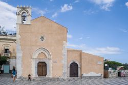 Antica chiesa di Sant'Agostino in Piazza IX Aprile a Taormina - © Stefanie Metzger / Shutterstock.com