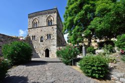 Il Palazzo Duchi di Santo Stefano a Taormina in Sicilia - © MaRap / Shutterstock.com