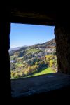 Una pittoresca veduta della vallata di Bardi da un'apertura della fortezza, Parma, Emilia Romagna - © Stefano Venturi / Shutterstock.com