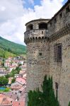 Uno scorcio del borgo di Bardi (Parma) visto dalla fortezza medievale, Emilia Romagna. Fino al XII° secolo il castello fu governato dai conti di Bardi; nel 1247 venne acquistato da Ubertino ...