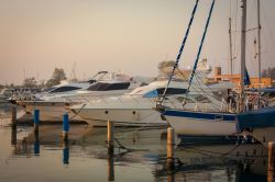 La marina dell'Isola di Albarella in Veneto ...